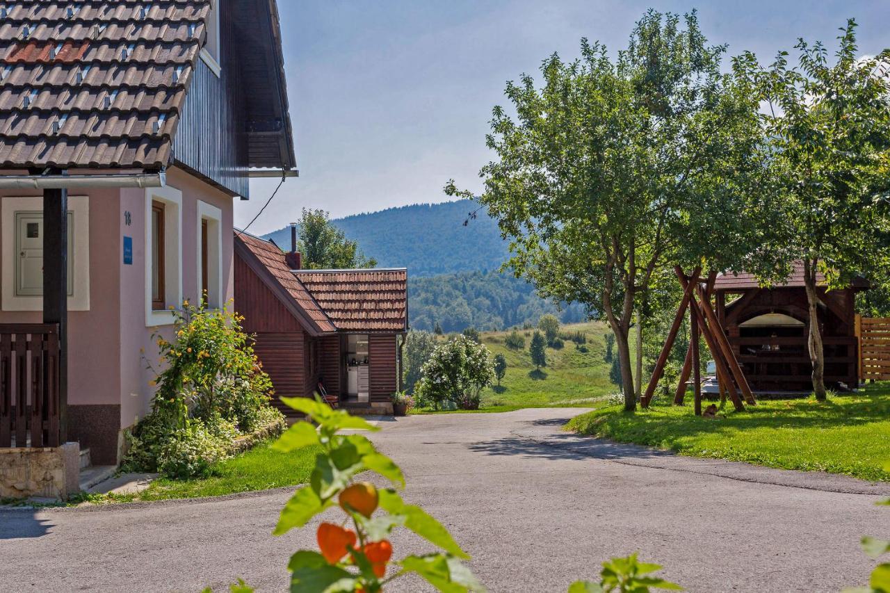 Andrea In Sertic Poljana - Haus Fuer 6 Personen Plitvička Jezera Dış mekan fotoğraf