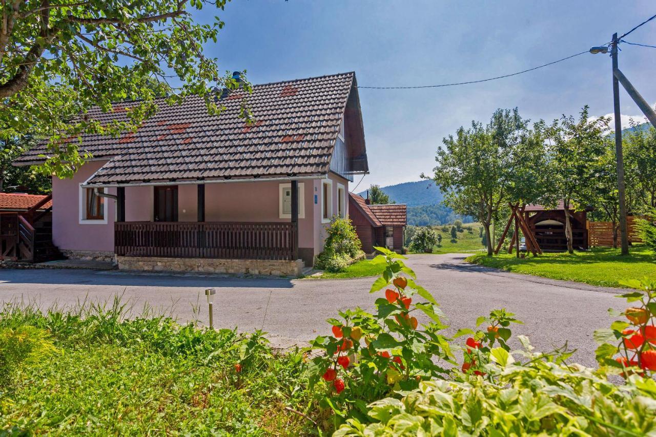 Andrea In Sertic Poljana - Haus Fuer 6 Personen Plitvička Jezera Dış mekan fotoğraf